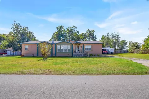 209 N 6th St, Rush Springs, OK 73082