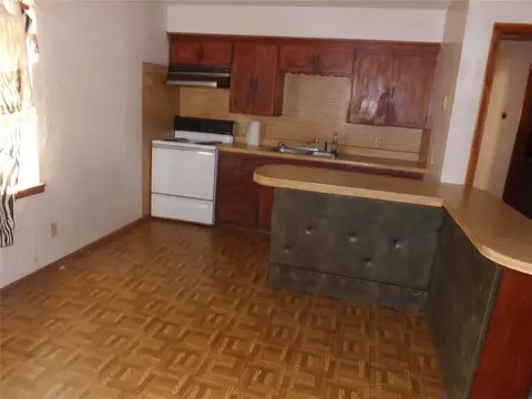 223 SE 3rd St, Tipton, OK 73570 photo 5