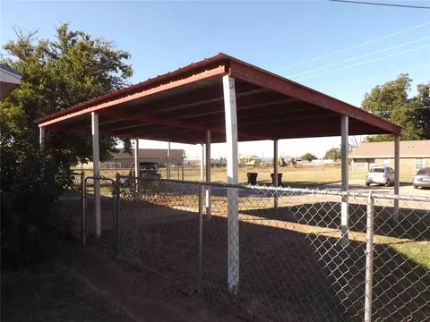 223 SE 3rd St, Tipton, OK 73570 photo 24
