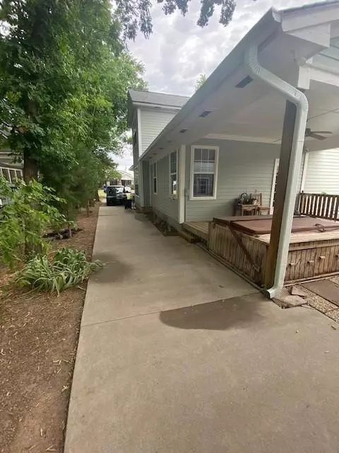 418 W Comanche St, Norman, OK 73069 photo 8
