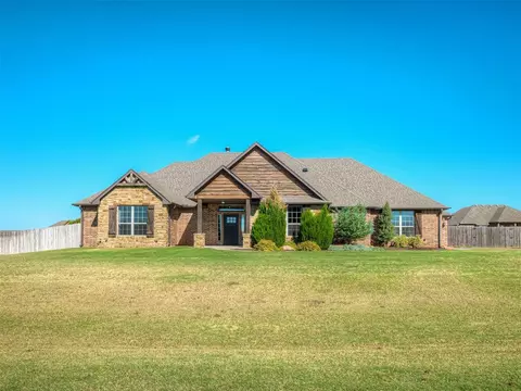 4805 Crestmere Ln, Edmond, OK 73025