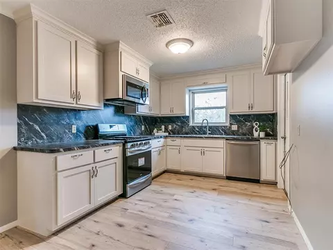 6412 NW 24 St, Oklahoma City, OK 73127