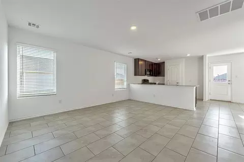 10821 SW 22nd St, Yukon, OK 73099