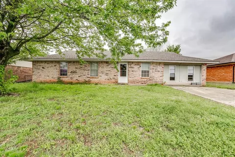 20041 Timberidge Rd, Harrah, OK 73045