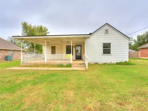 712 N Pine St, Midwest City, OK 73130