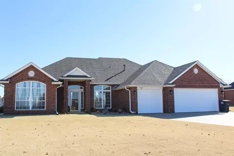 107 Lake Shore Dr, Shawnee, OK 74804