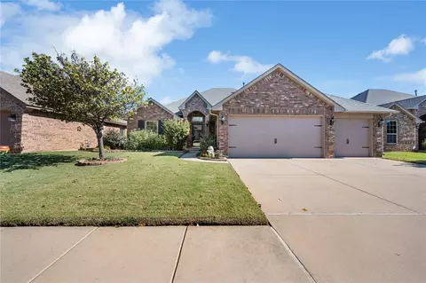 3028 Canton Trl, Yukon, OK 73099