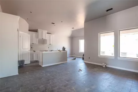 1605 NE 33rd St, Moore, OK 73160