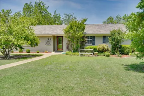 126 Hunter Dr, Ada, OK 74820 photo 2