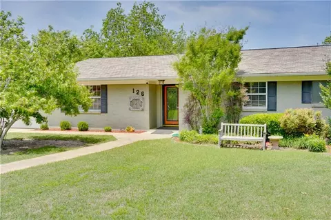 126 Hunter Dr, Ada, OK 74820 photo 4