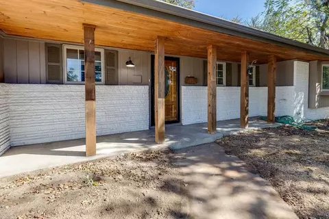 2820 Mcmillan Cir, Bethany, OK 73008