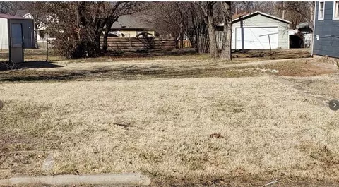216 W Georgia St, Shawnee, OK 74804