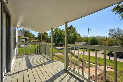514 E 9th St, Chandler, OK 74834 photo 2