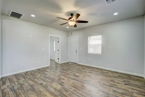 514 E 9th St, Chandler, OK 74834 photo 6