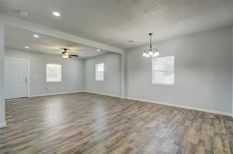 514 E 9th St, Chandler, OK 74834 photo 8
