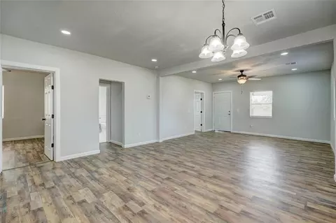 514 E 9th St, Chandler, OK 74834 photo 7