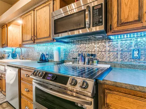 805 Old Bugle Rd, Edmond, OK 73003 photo 4