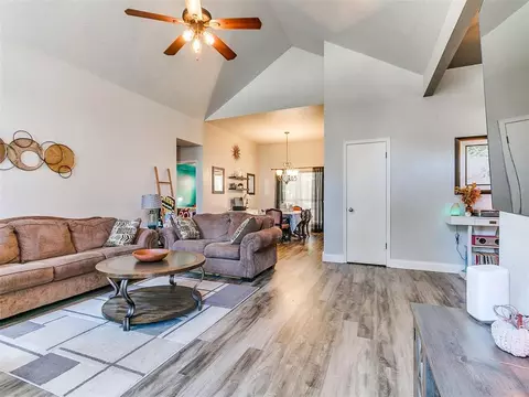 805 Old Bugle Rd, Edmond, OK 73003 photo 7