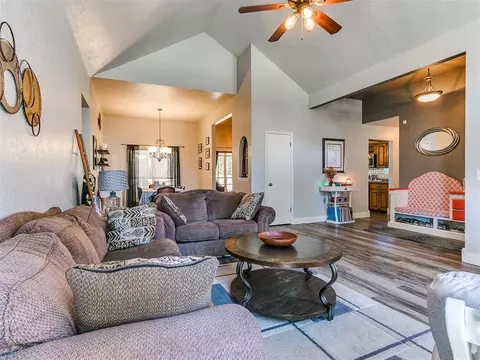 805 Old Bugle Rd, Edmond, OK 73003 photo 8