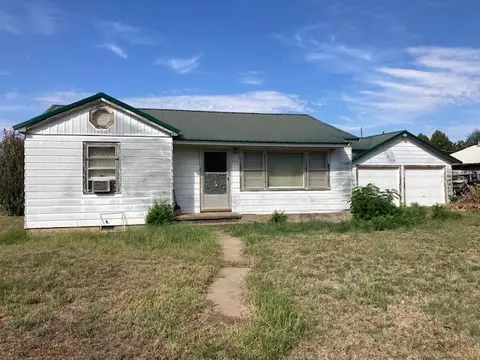 323 S Cedar St, Erick, OK 73645