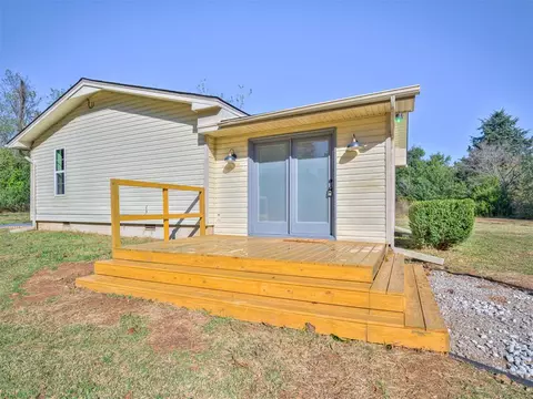 307 N 9th St, Mcloud, OK 74851