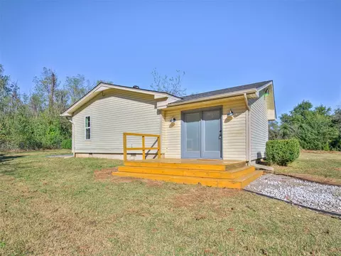 307 N 9th St, Mcloud, OK 74851 photo 2