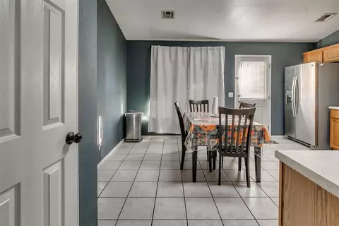 853 Camelot Dr, Moore, OK 73160 photo 21