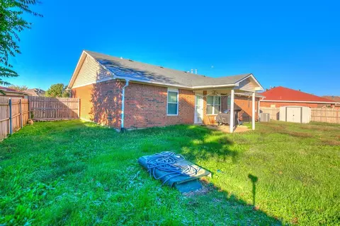 853 Camelot Dr, Moore, OK 73160 photo 23
