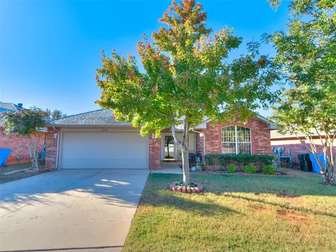 804 Cavecreek St, Norman, OK 73071