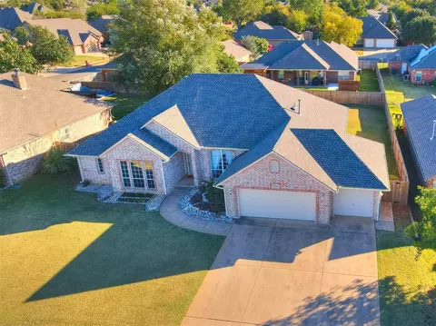 2704 Lancaster Ct, Edmond, OK 73012