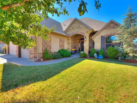 12616 NW 7th St, Yukon, OK 73099
