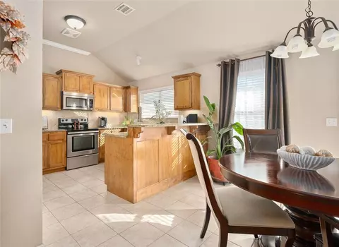 712 Apple Tree Ln, Moore, OK 73160 photo 8