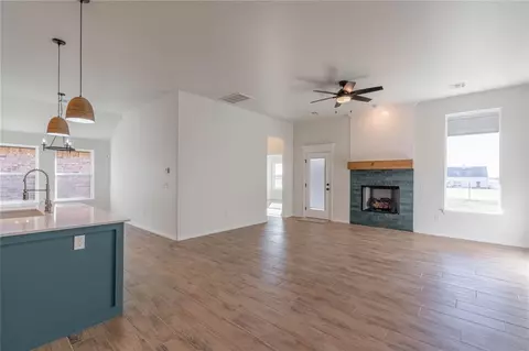 643 Hackberry Ln, Washington, OK 73093 photo 3