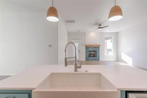 643 Hackberry Ln, Washington, OK 73093 photo 9