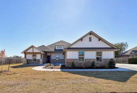 512 Cantebury Dr, Tuttle, OK 73089