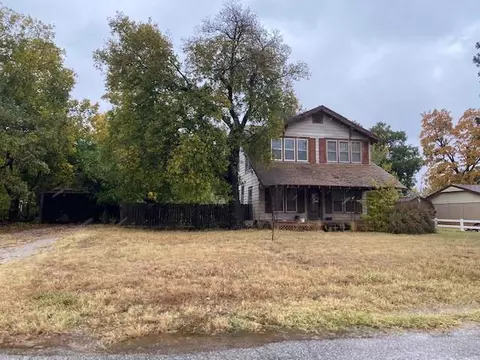 1011 Holly St, Perry, OK 73077