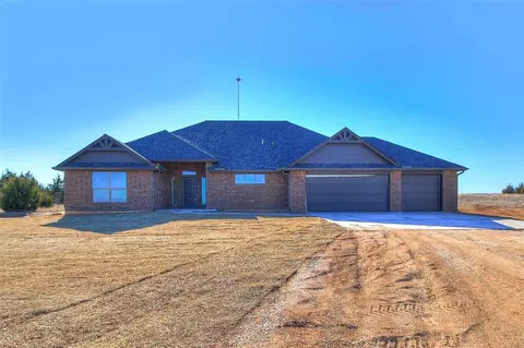 6801 Whirlaway Run, Guthrie, OK 73044