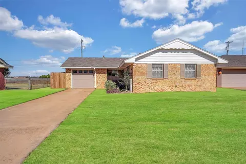 205 Elaine Ave, Burns Flat, OK 73647