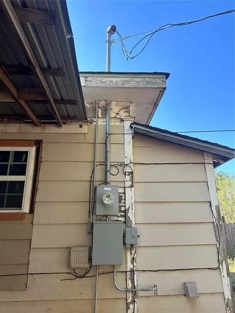 709 E Pecan St, Altus, OK 73521 photo 4