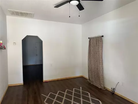 709 E Pecan St, Altus, OK 73521 photo 6