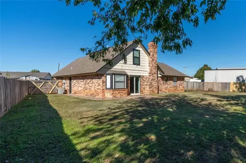 1036 NE 9th St, Moore, OK 73160 photo 23