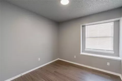 1036 NE 9th St, Moore, OK 73160 photo 12