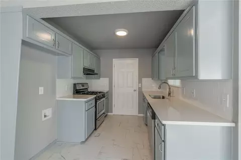 1036 NE 9th St, Moore, OK 73160 photo 8