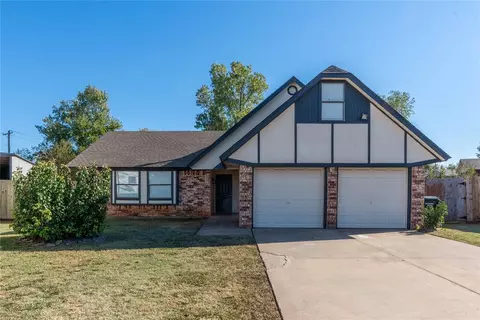 1036 NE 9th St, Moore, OK 73160 photo 2