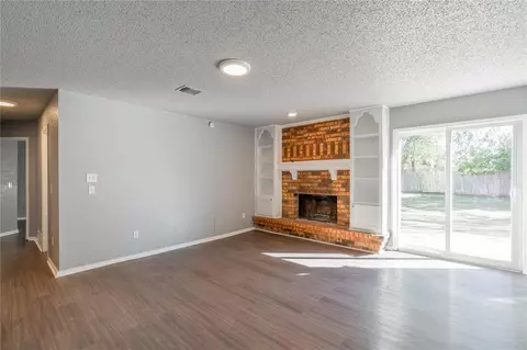 1036 NE 9th St, Moore, OK 73160 photo 5
