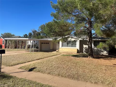 310 E Lincoln St, Hollis, OK 73550