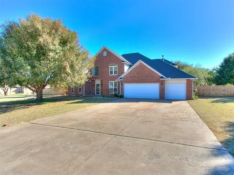 13232 SW 9th St, Yukon, OK 73099
