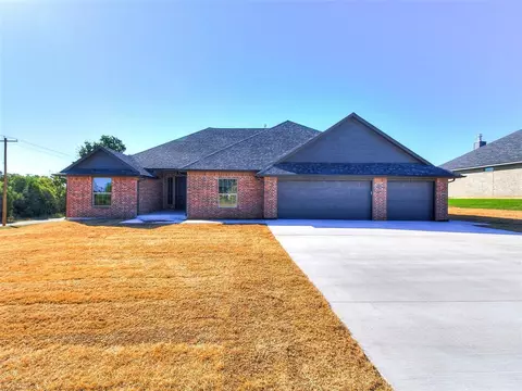 2921 Bedford Falls Dr, Edmond, OK 73034