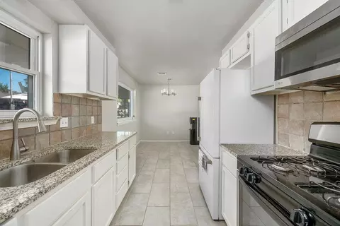 1236 Cathy Ln, Midwest City, OK 73110