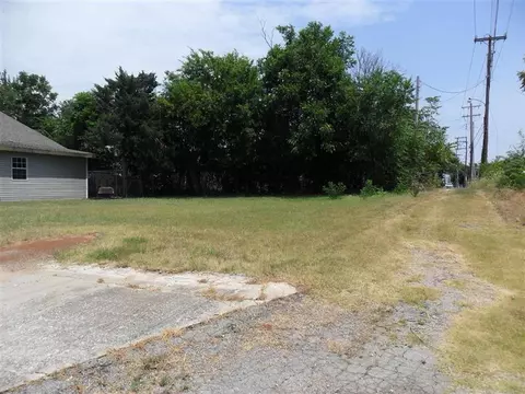 209 S Miles Ave, El Reno, OK 73036